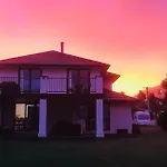 Tatai Lake Edge - 4 Bed Rotorua Lakefront