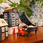 Inn Tutanekai - Central City Chic 3 Bedroom 2 Bathroom Apartment