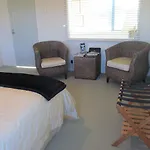 Nicara Lakeside Lodge