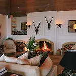 Ngamihi Lodge