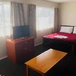 Gateway International Motel