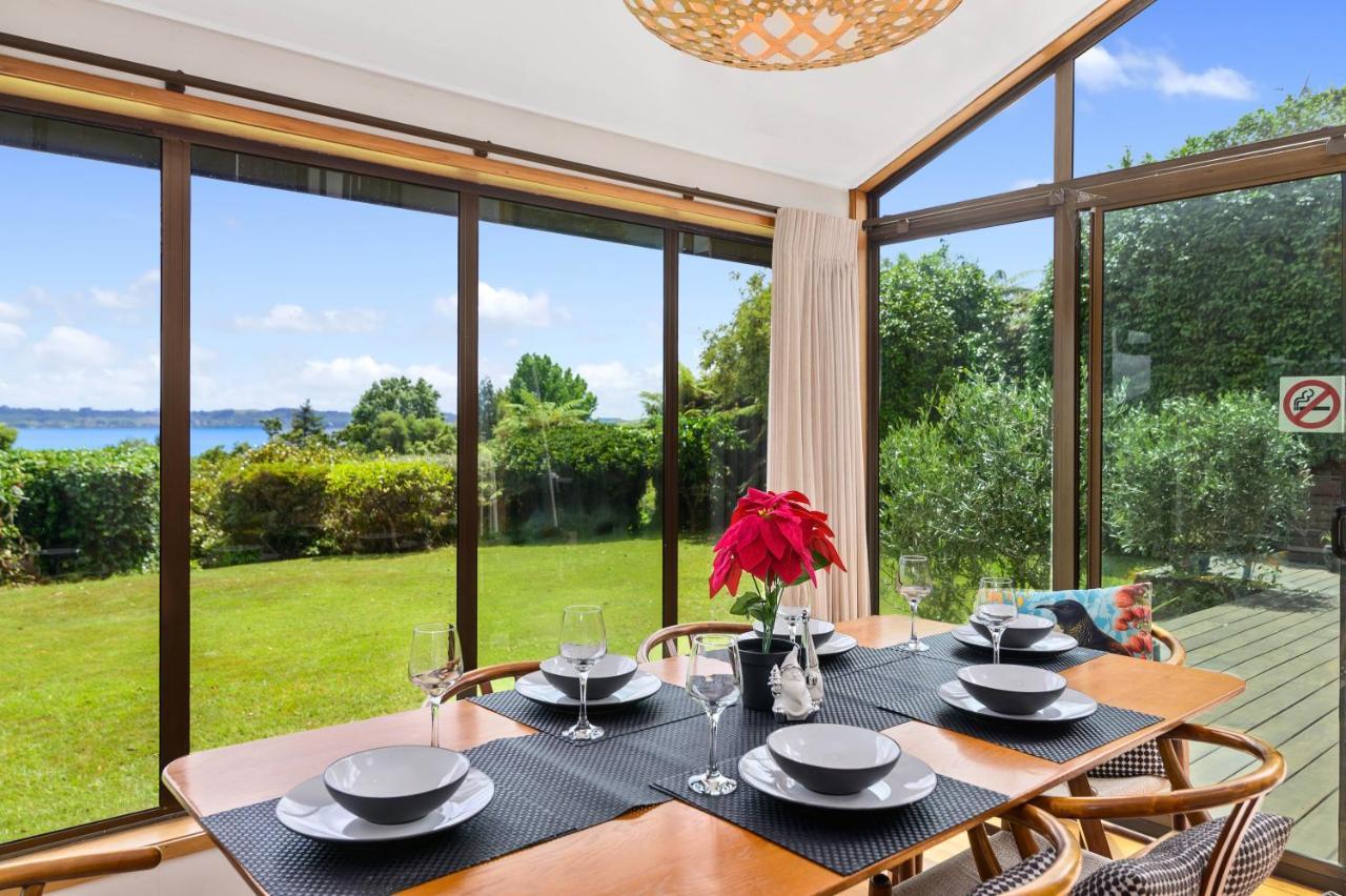 The Bird House: Stylish Retreat With Views *