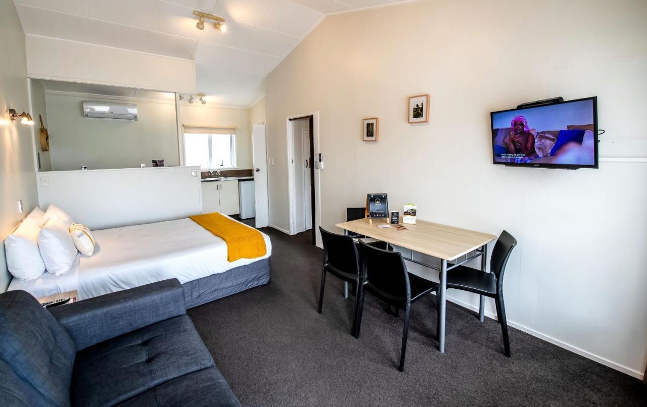 Aura Motel