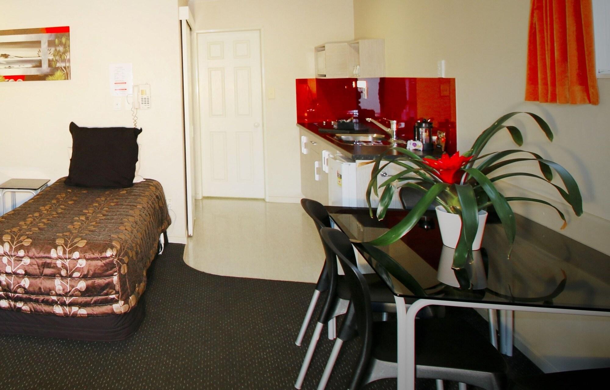 Motel Capri On Fenton 4*