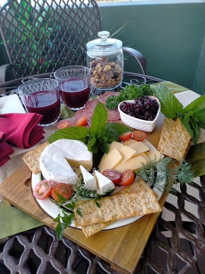 Amberly House Bed & Breakfast *