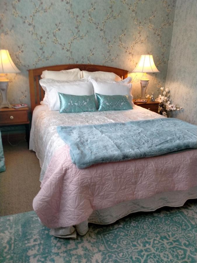 Amberly House Bed & Breakfast *