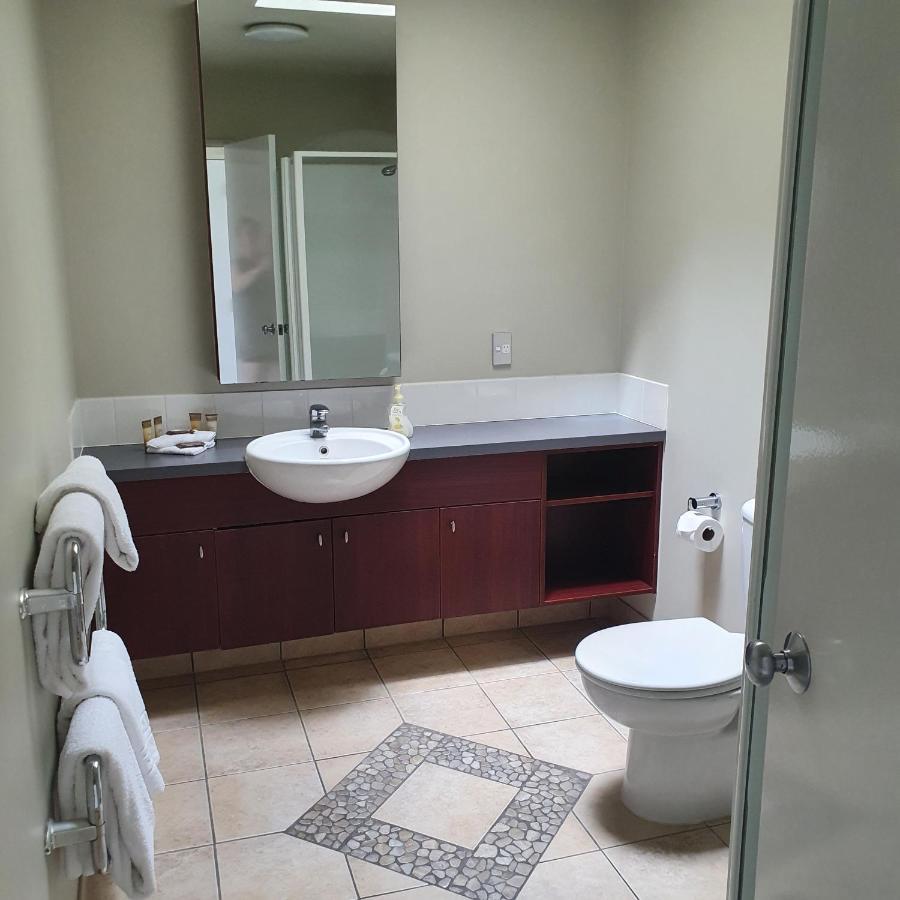 Kiwi On The 3 Bedroom,chalet Holiday home Rotorua