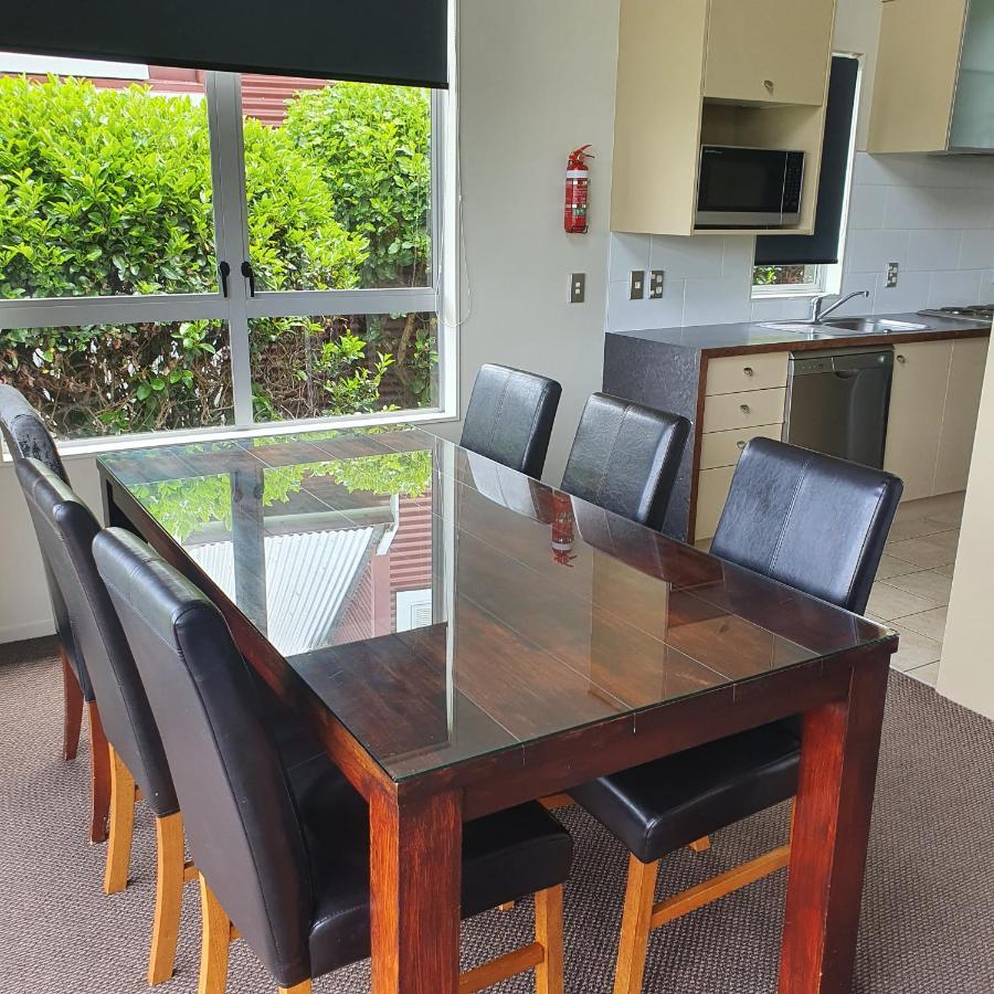 Kiwi On The 3 Bedroom,chalet Rotorua
