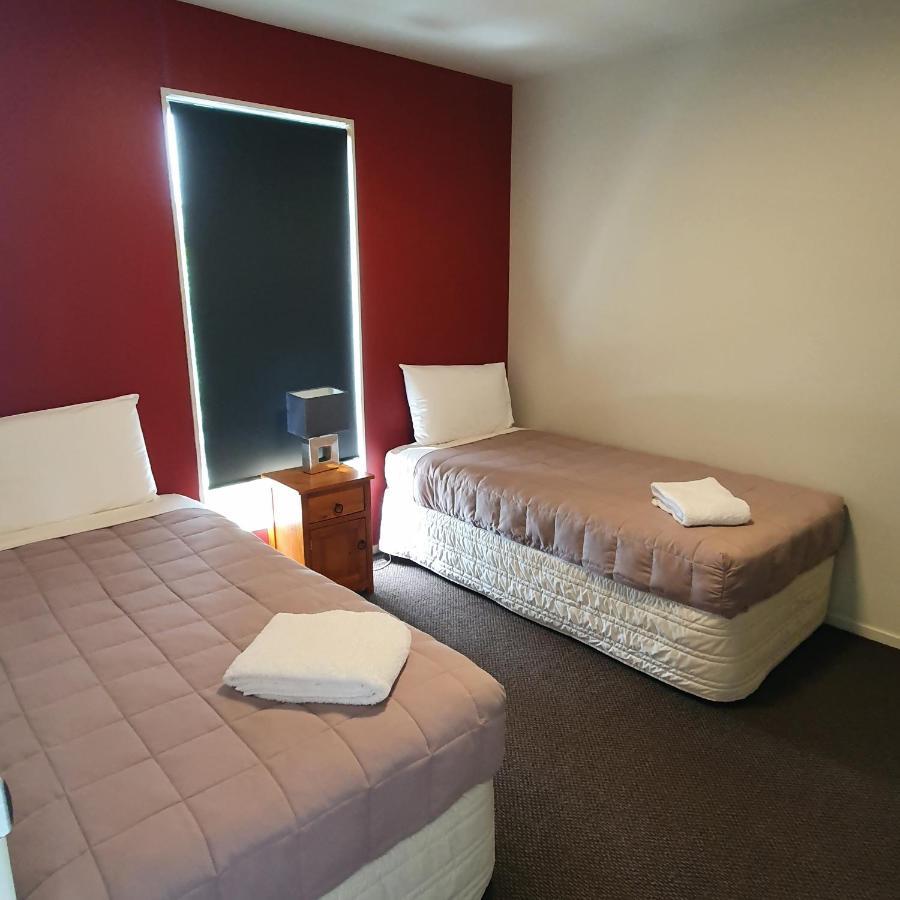 Kiwi On The 3 Bedroom,chalet Holiday home