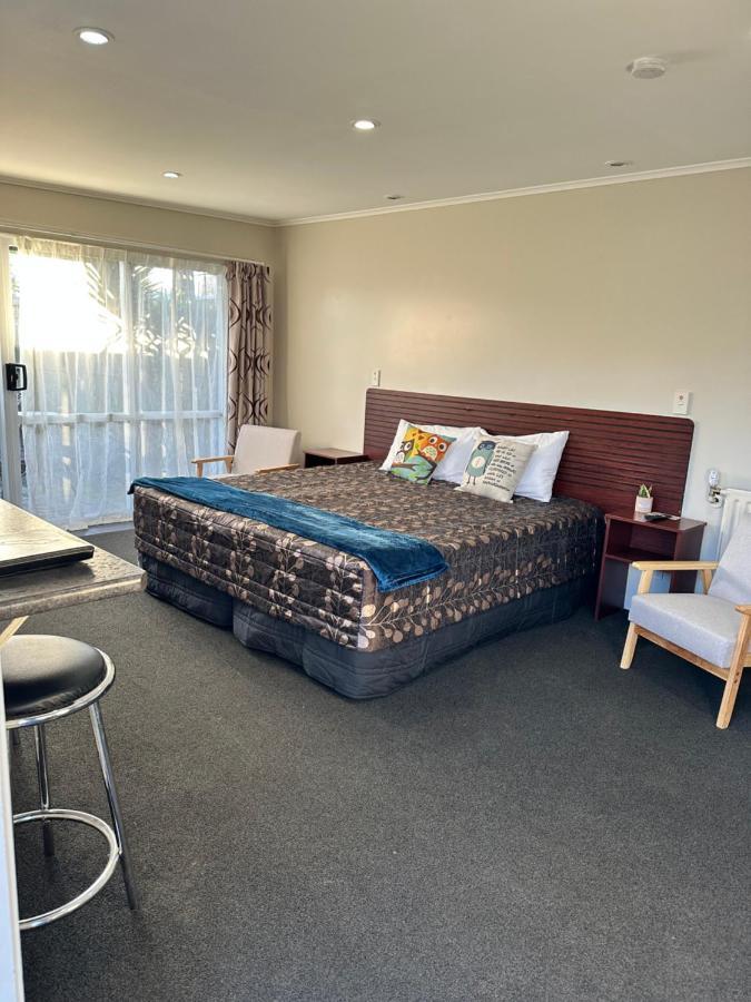 Red Rock Thermal - Mineral Pool Motel 4*