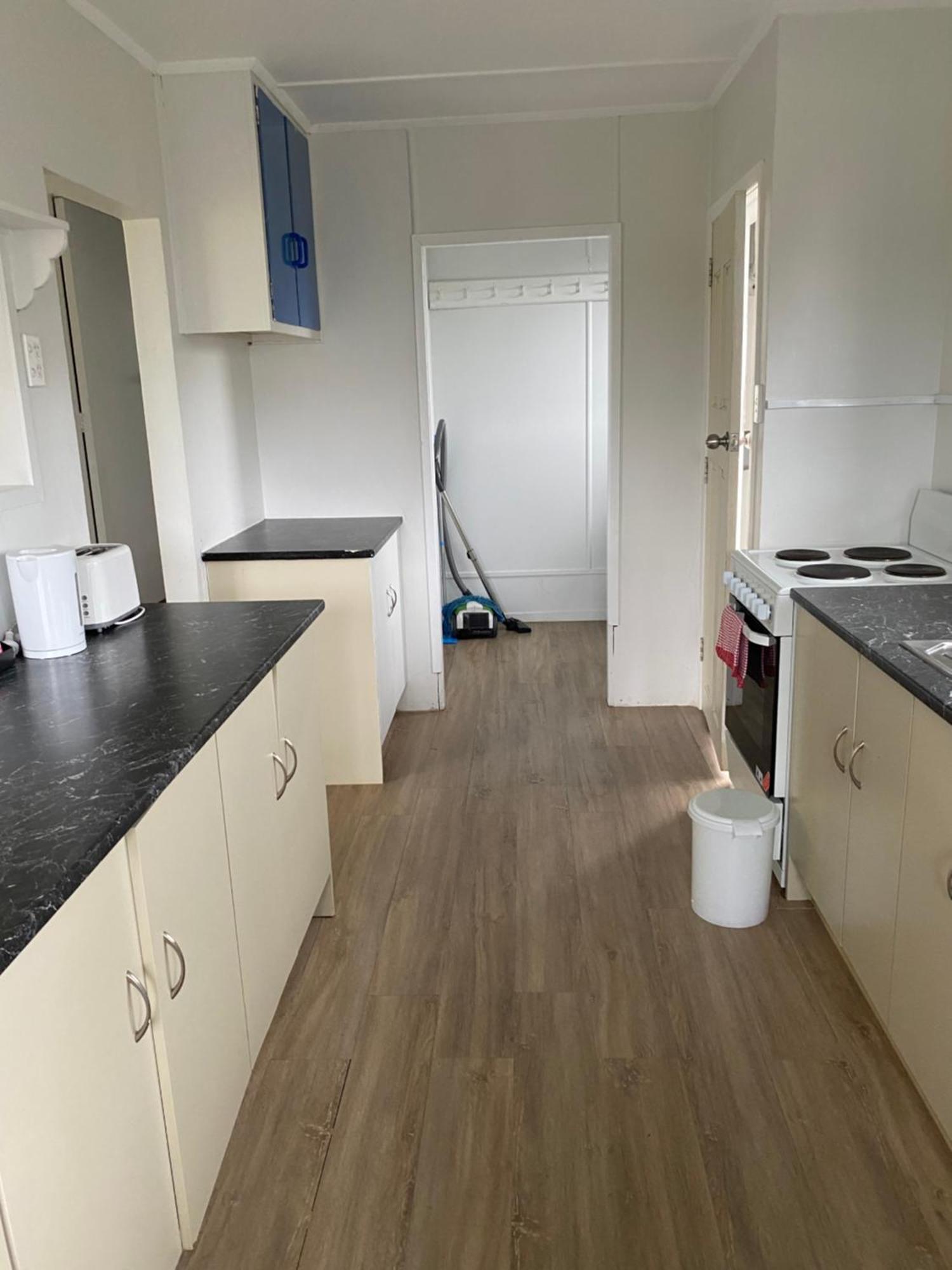 3 Bedrooms Plus Lounge And Kitchen And Bathroom And Laundry * Rotorua