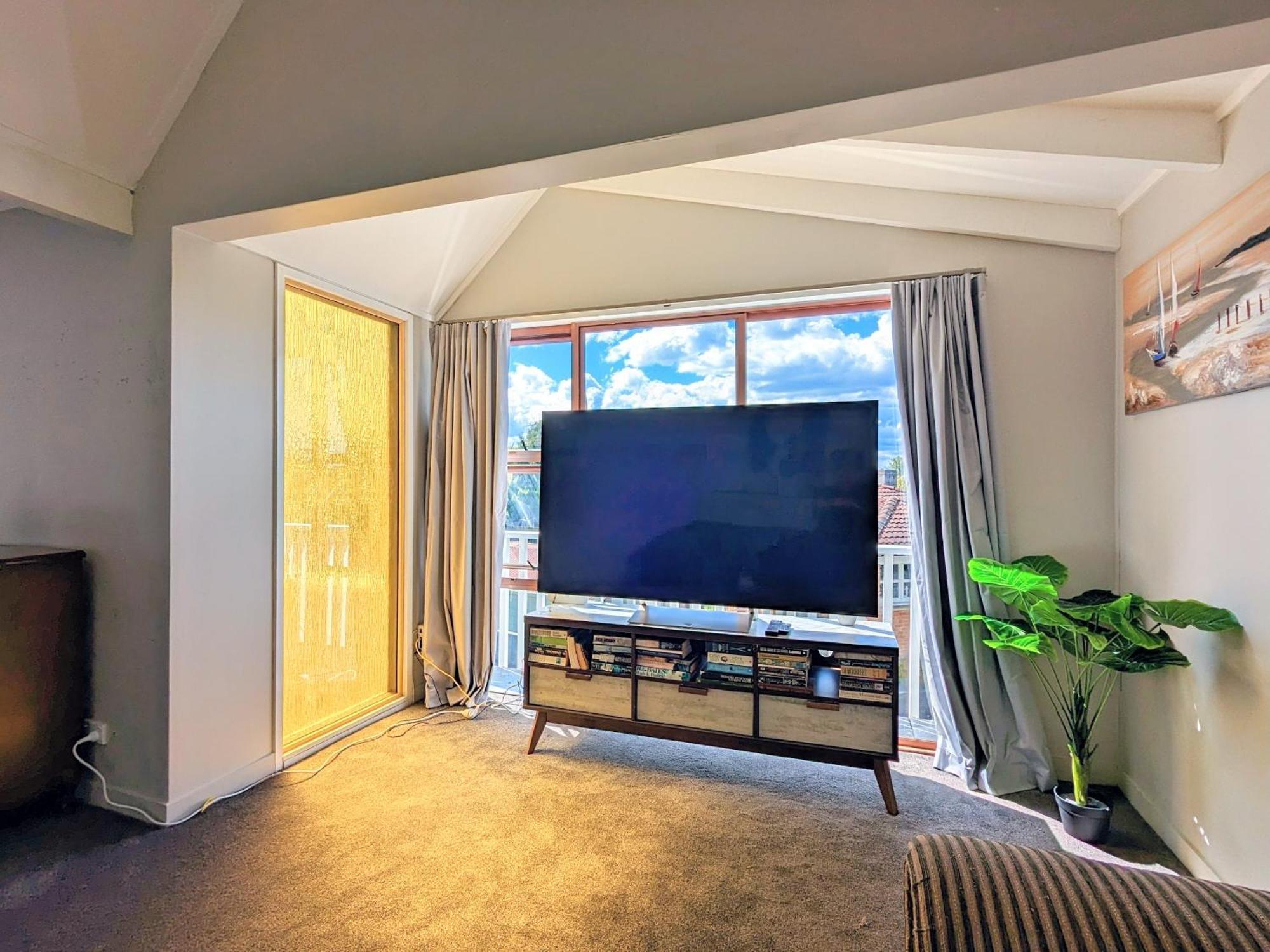 4 Bedrooms Escape, Close To Cbd Holiday home *