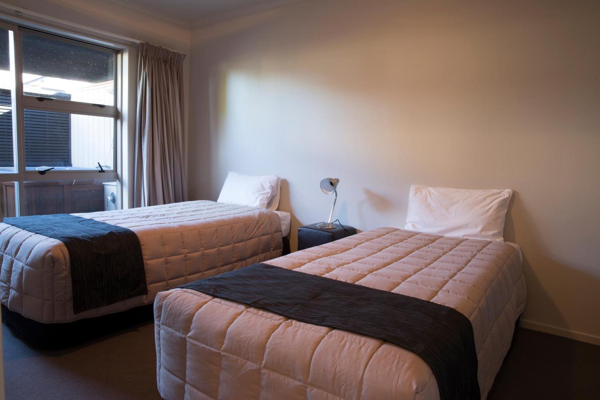 Motel Executive On Fenton