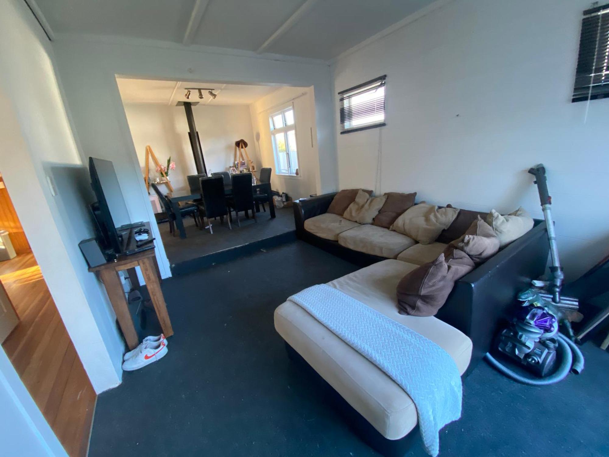 Holiday home 4 Doulbe Beds Including 1 Sofa Bed House, 22a Pererika St, *