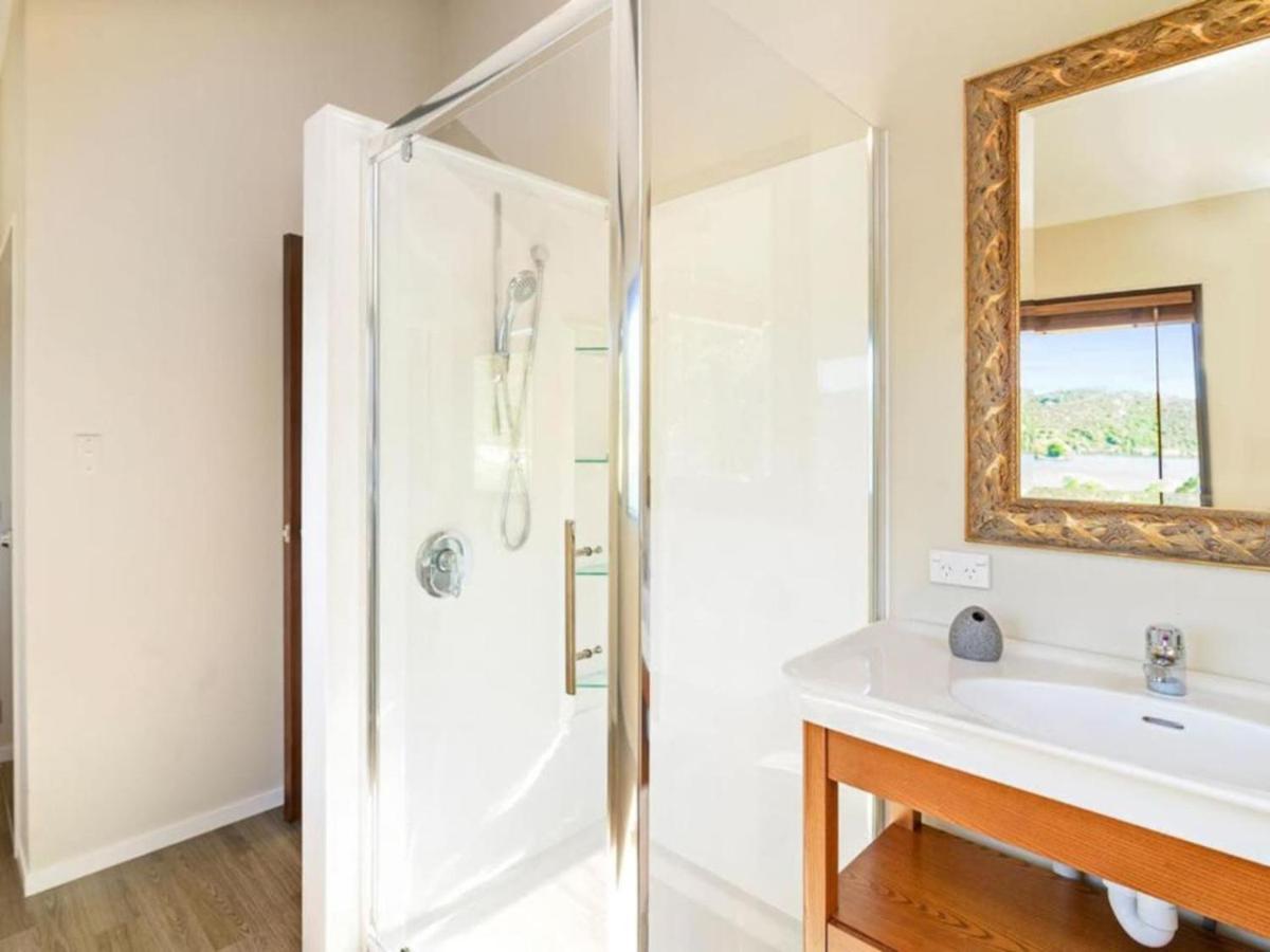 Rotoiti Bay Bliss Holiday home *