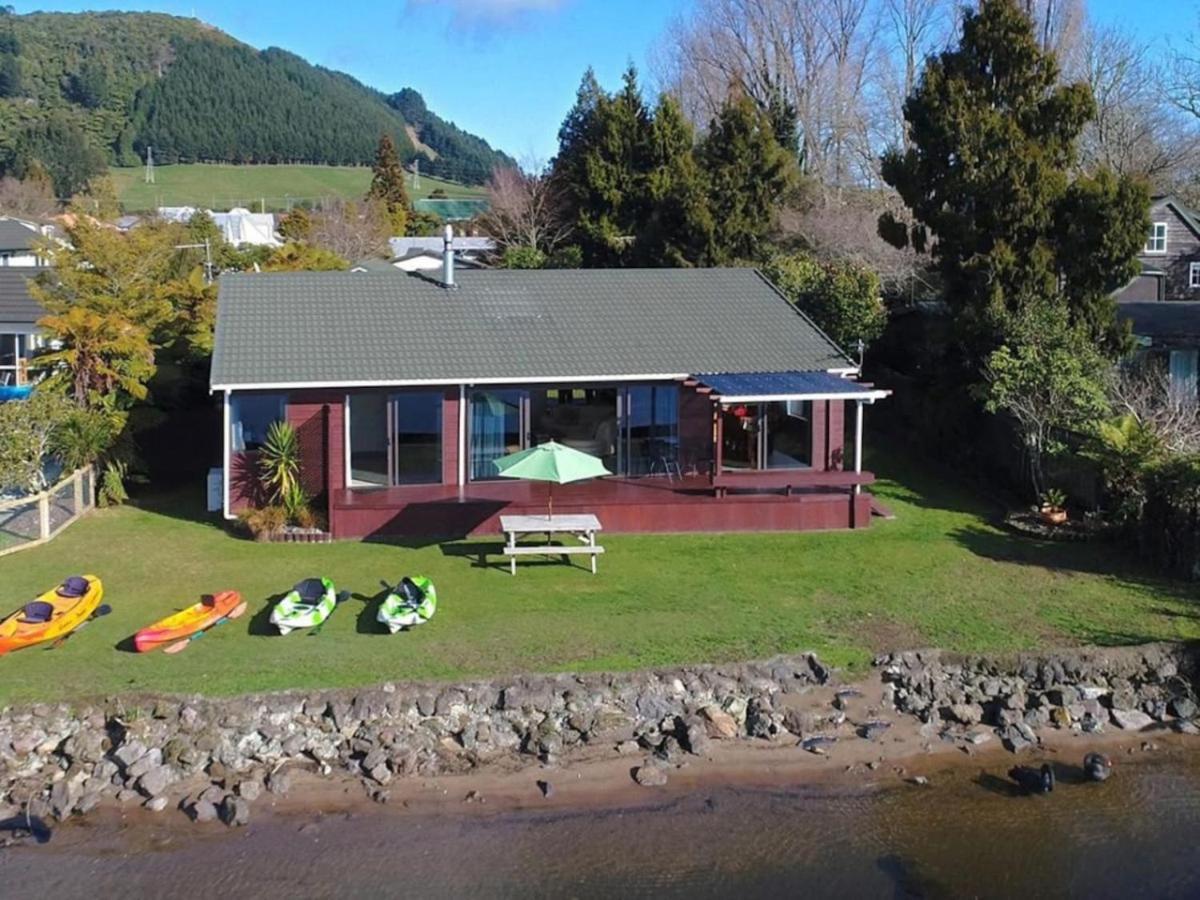 Parawai Lakehouse Sanctuary Holiday home