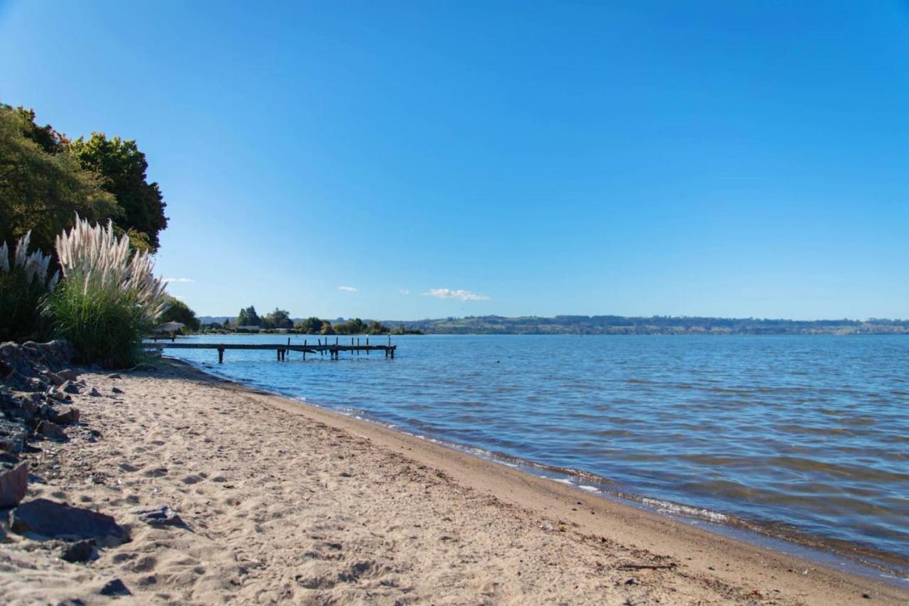 Parawai Lakehouse Sanctuary Holiday home