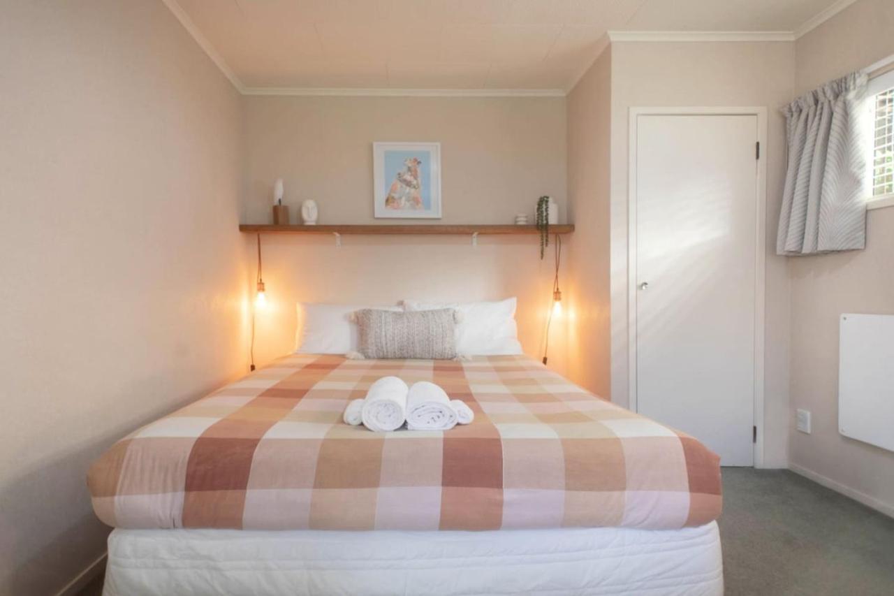 Parawai Lakehouse Sanctuary Holiday home