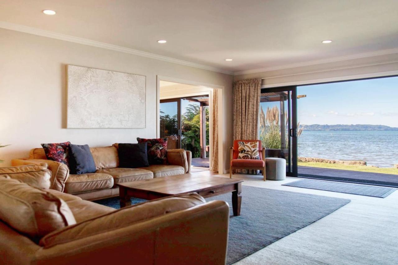 Parawai Lakehouse Sanctuary Holiday home *