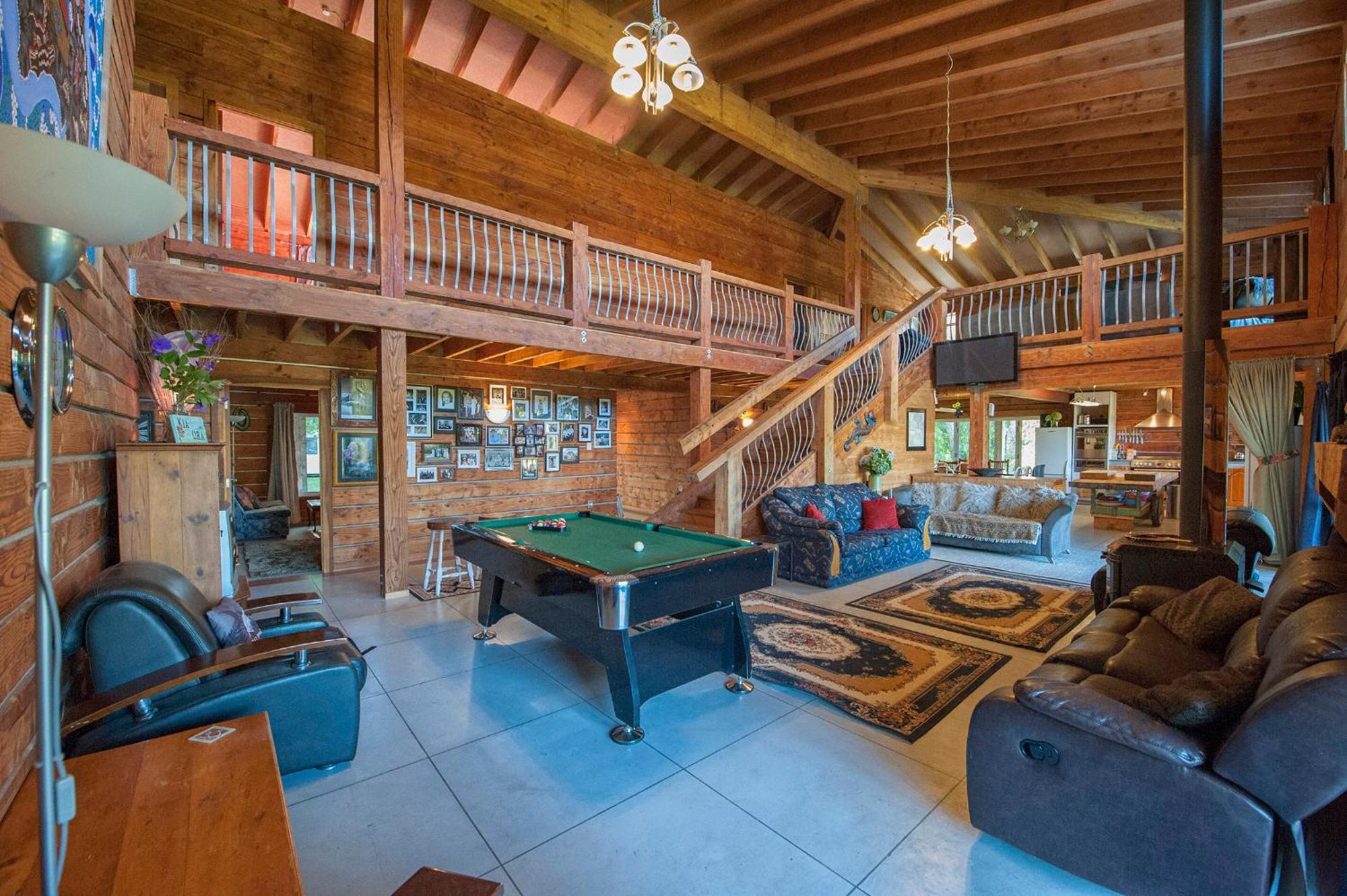 Hot Log Fire Up To 16 Guests Rotorua