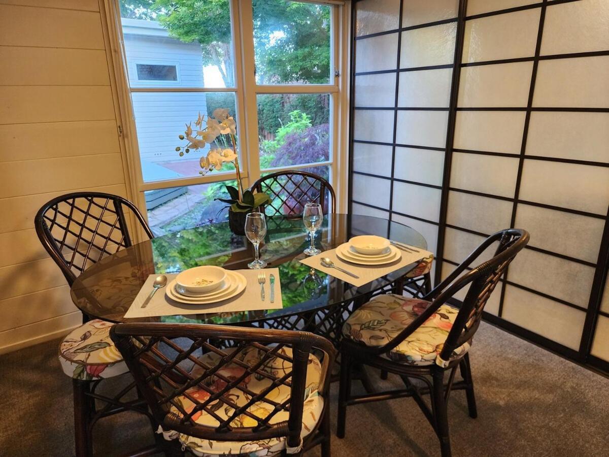 Apartment Lakeside Getaway Self-contained Unit *