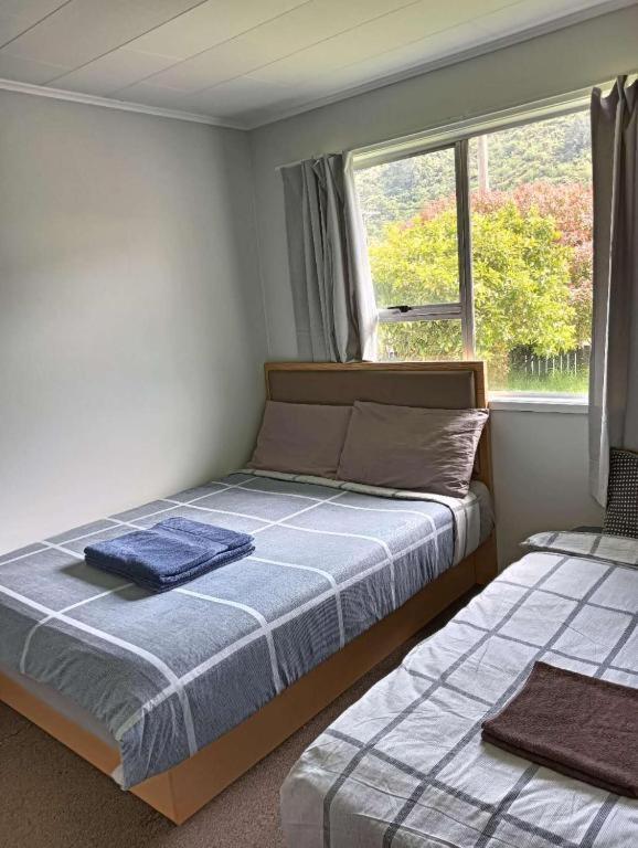 Served 3-bedroom House A Including 5 Double Beds, 1 Single Bed, And 2 King Sofa Beds *