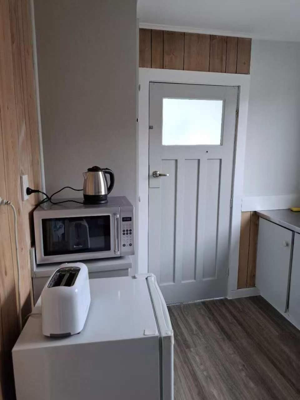 Holiday home 5 Beds Including 3 Double Beds 1 Double Or 2 Single Sofa Beds House At 22b Pererika St