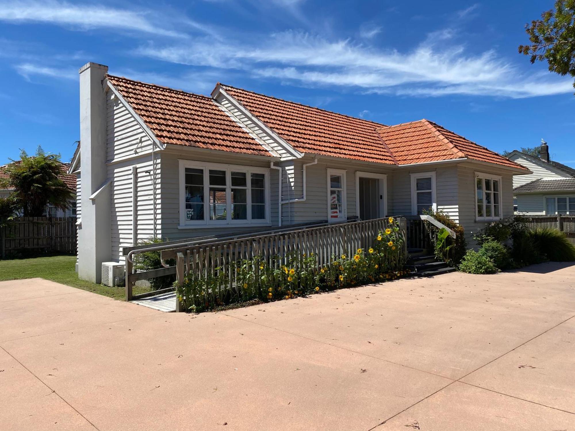Holiday home Whole House, Amohau St Opposite Trade - 3 Bedrooms, Sleeps Up To 6, 5 Beds, Wheel Chair Friendly
