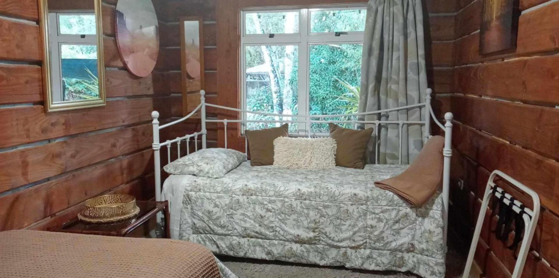Hot Log Fire Up To 16 Guests Rotorua