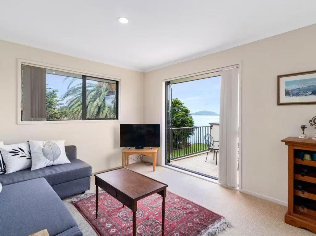 Holiday home Tatai Edge - 4 Bed Lakefront Rotorua