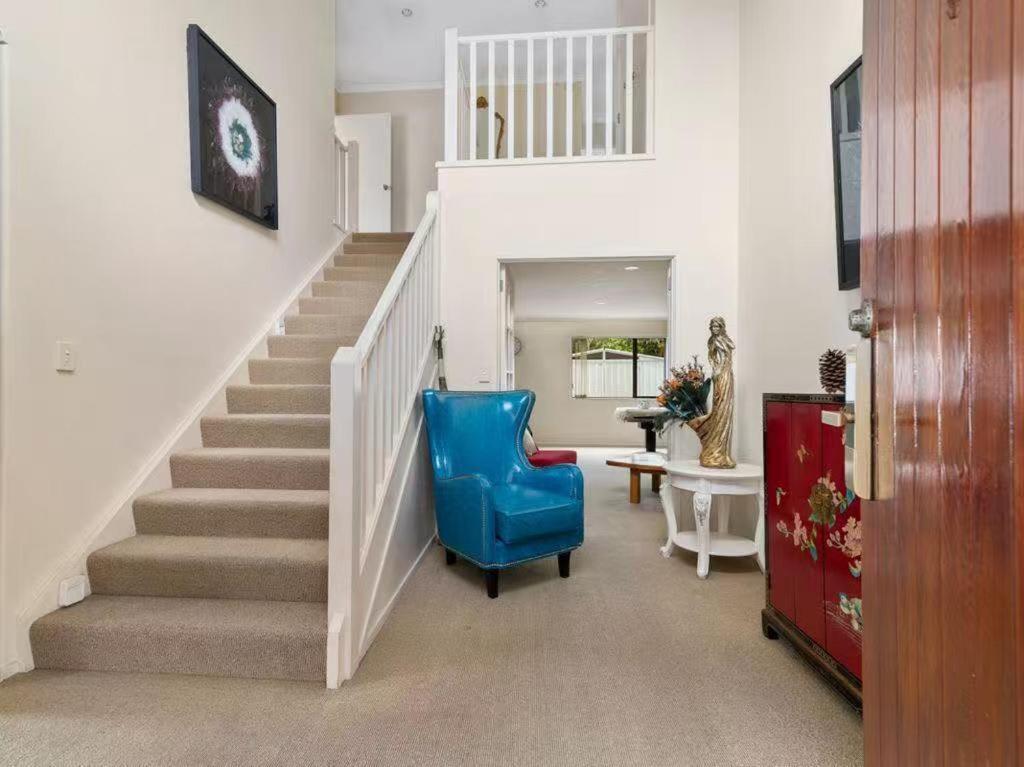Tatai Edge - 4 Bed Lakefront