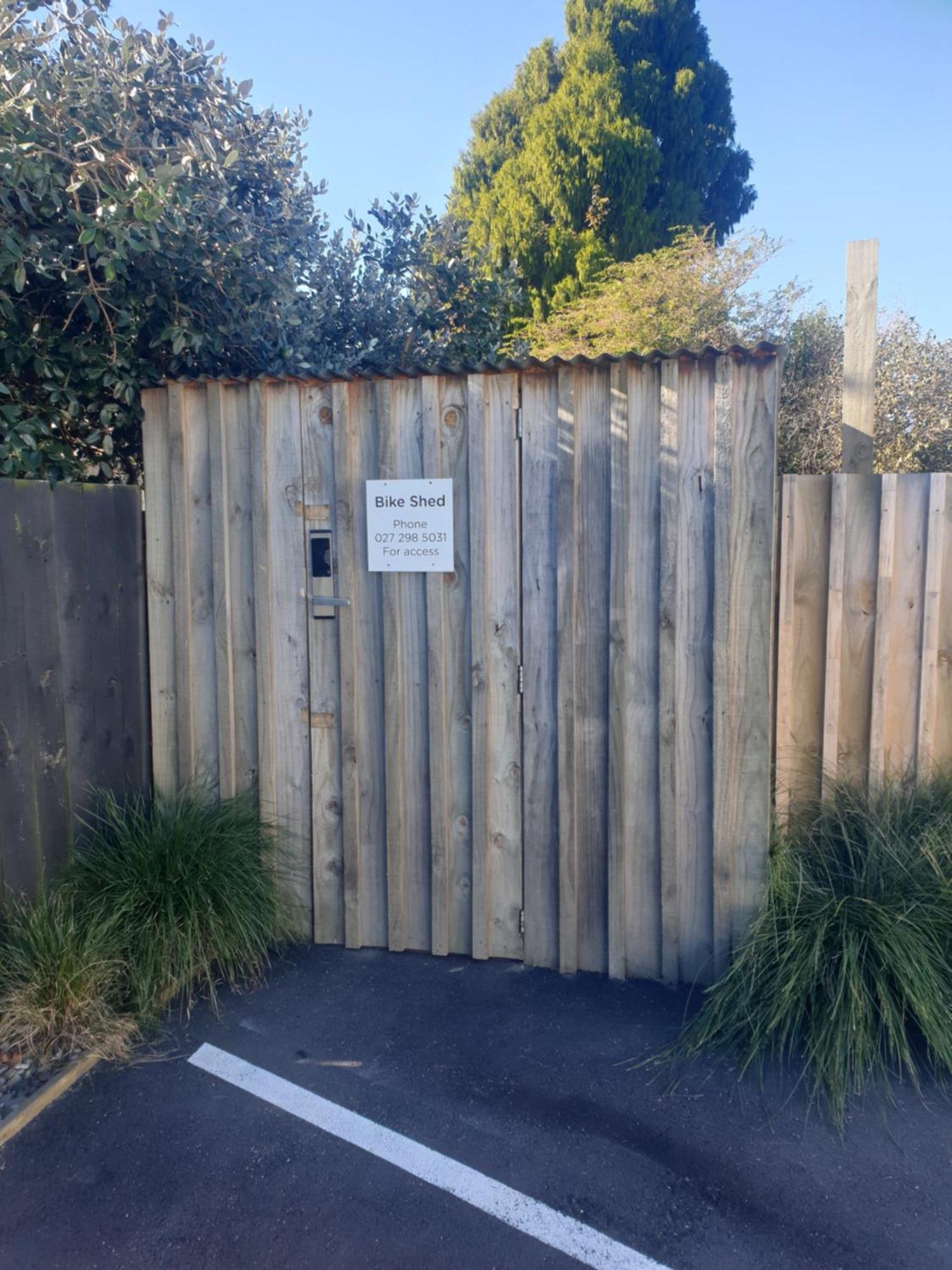 Rose Unit 3 - & * Rotorua