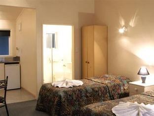 Aura Motel 4*