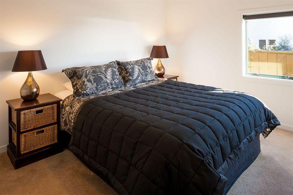 Diana's Place - Road Hotel 2*