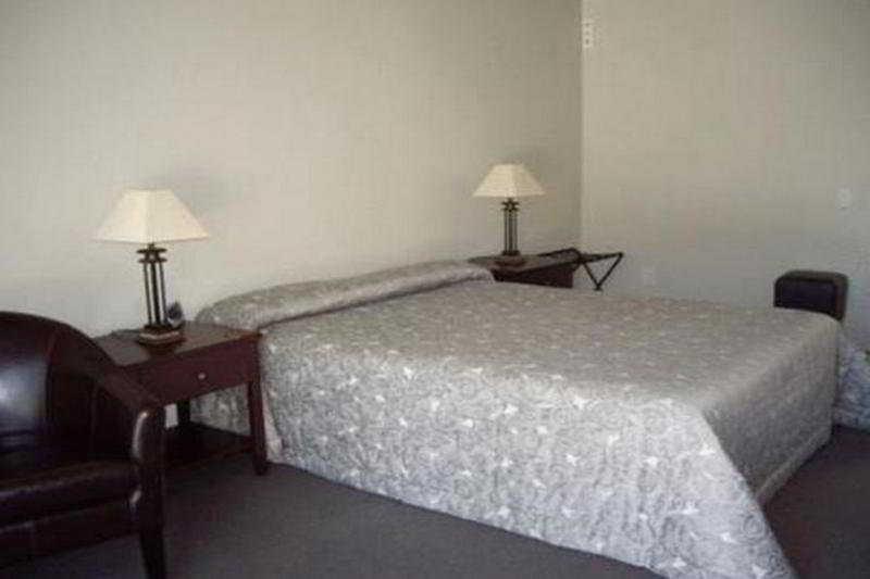 Motel Executive On Fenton 4*