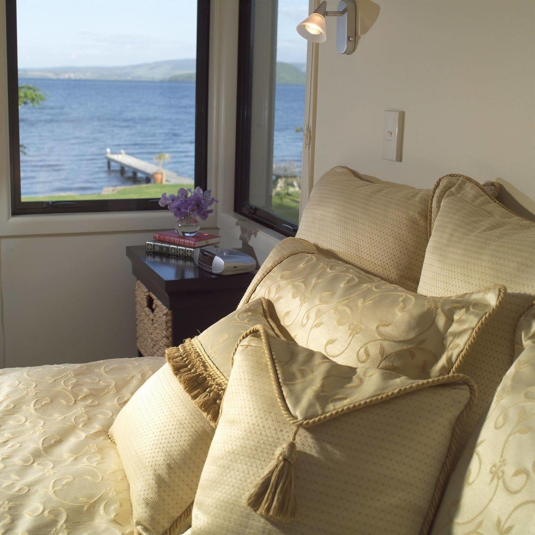 Nicara Lakeside *