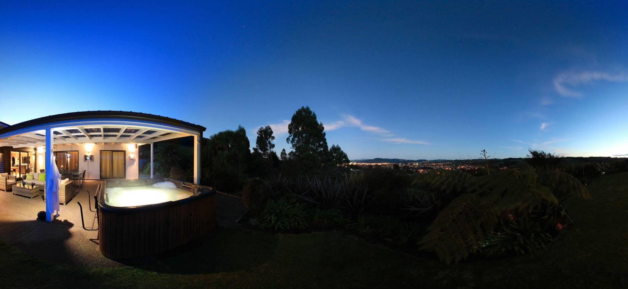 Bed & Breakfast Lights Boutique
