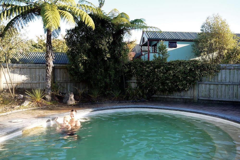 Smoke Hot Springs & Camp * Rotorua