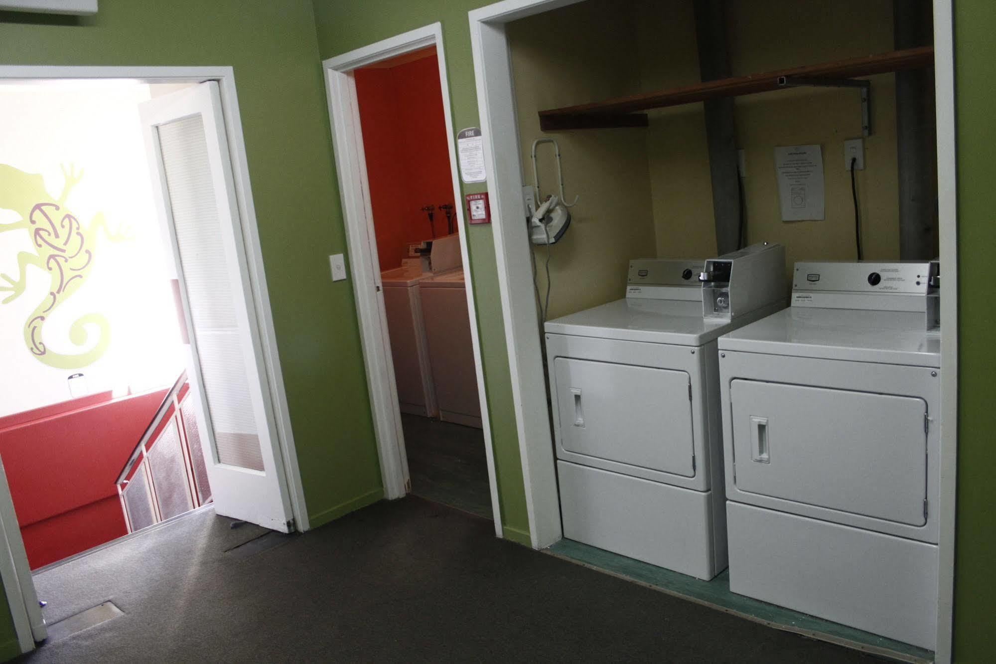 Hostel Downtown Backpackers
