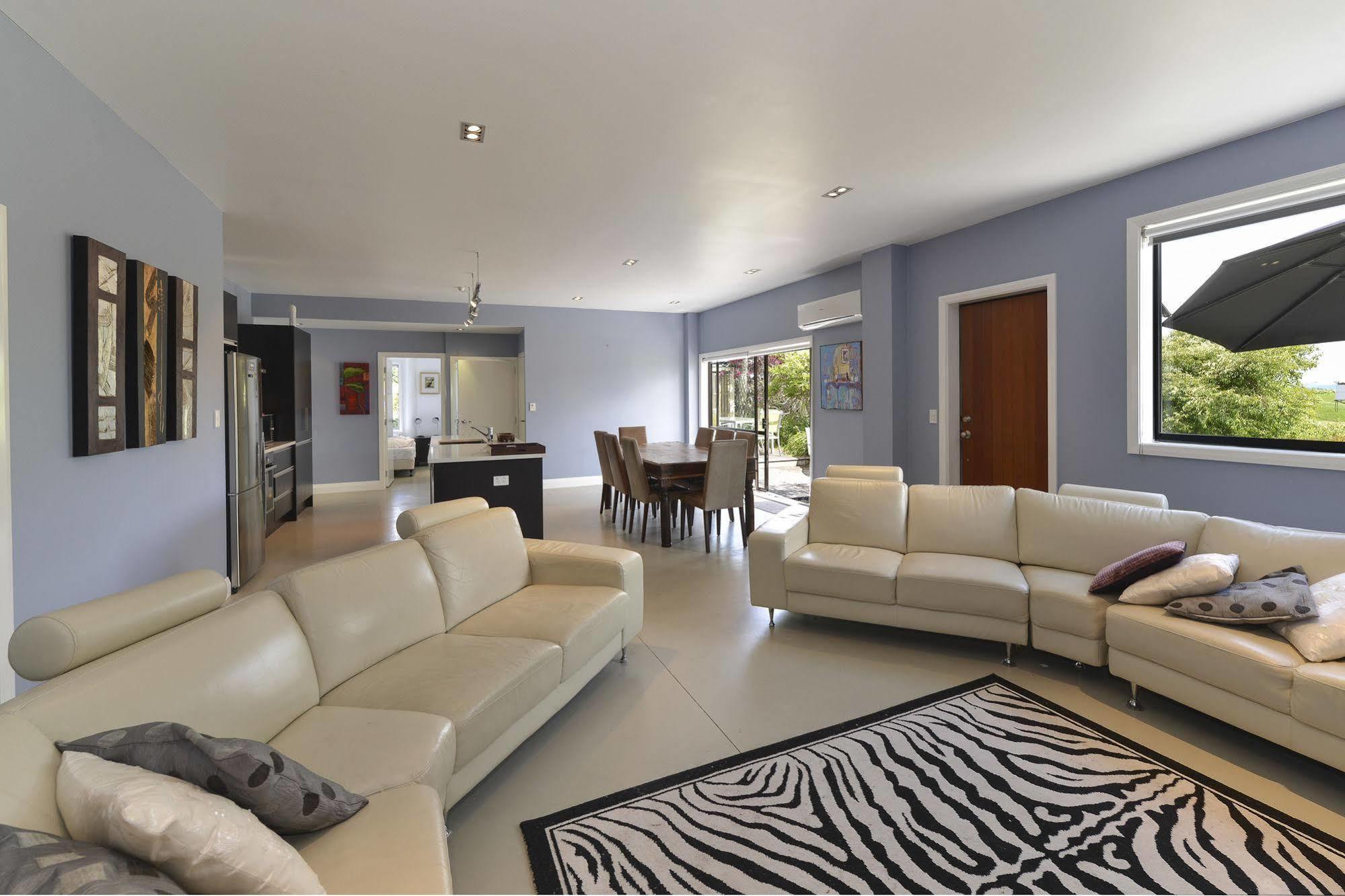 Lakefront Holiday home *