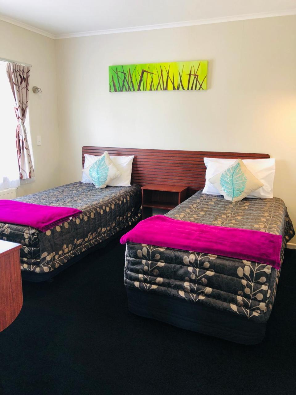Red Rock Thermal - Mineral Pool Motel 4*