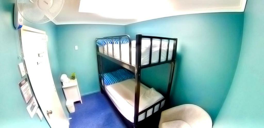 Hostel Downtown Backpackers *