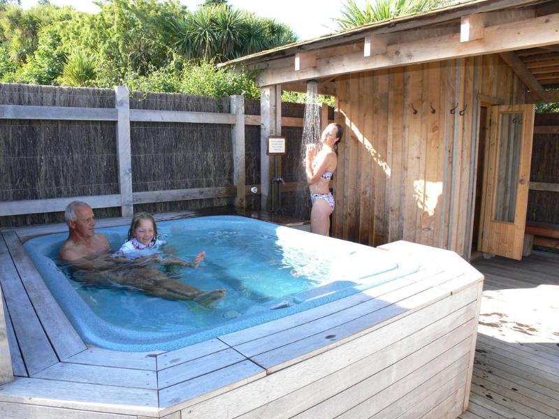 Koura Bed & Breakfast 4*