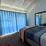 4 Bedrooms Escape, Close To Cbd