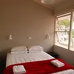 Jack & Di\'S Waiteti Lake Front Motel