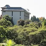 Silver Oaks Hotel - Geyserland