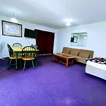 Gibson Court Motel