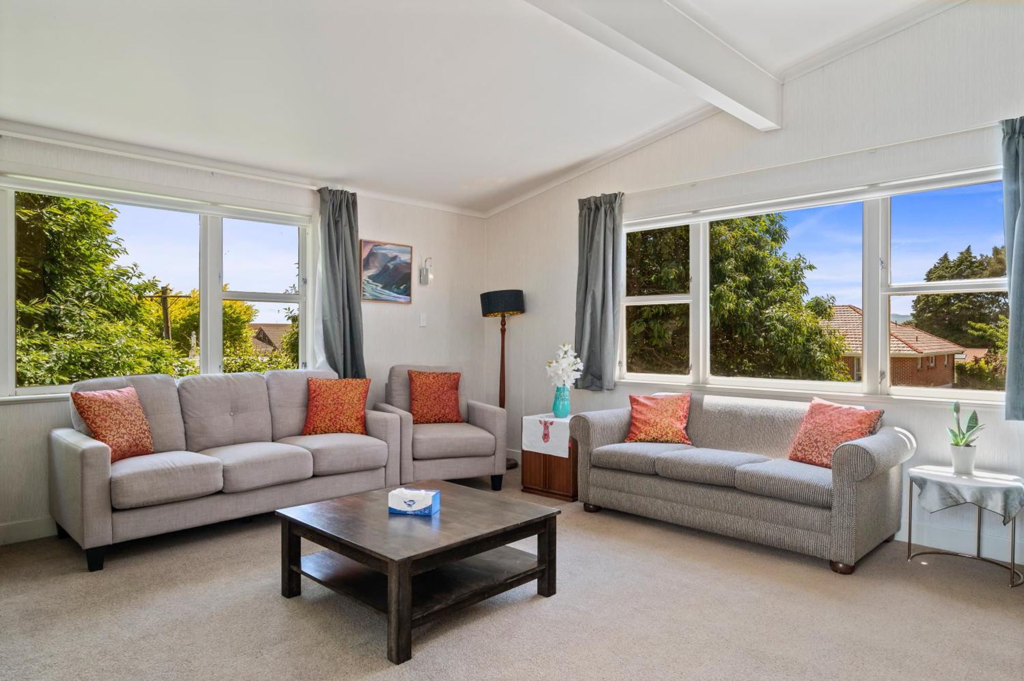 Pool House- Springfield Holiday home *