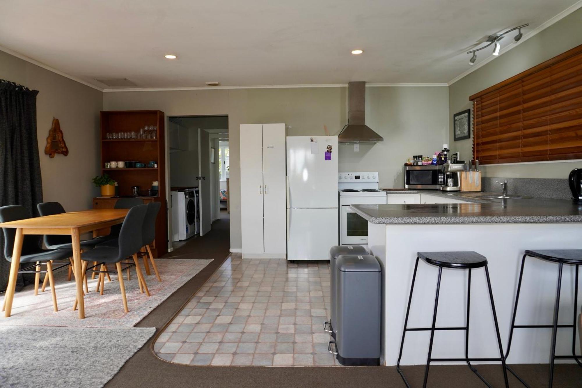 Comfortable Home, Big Backyard Holiday home