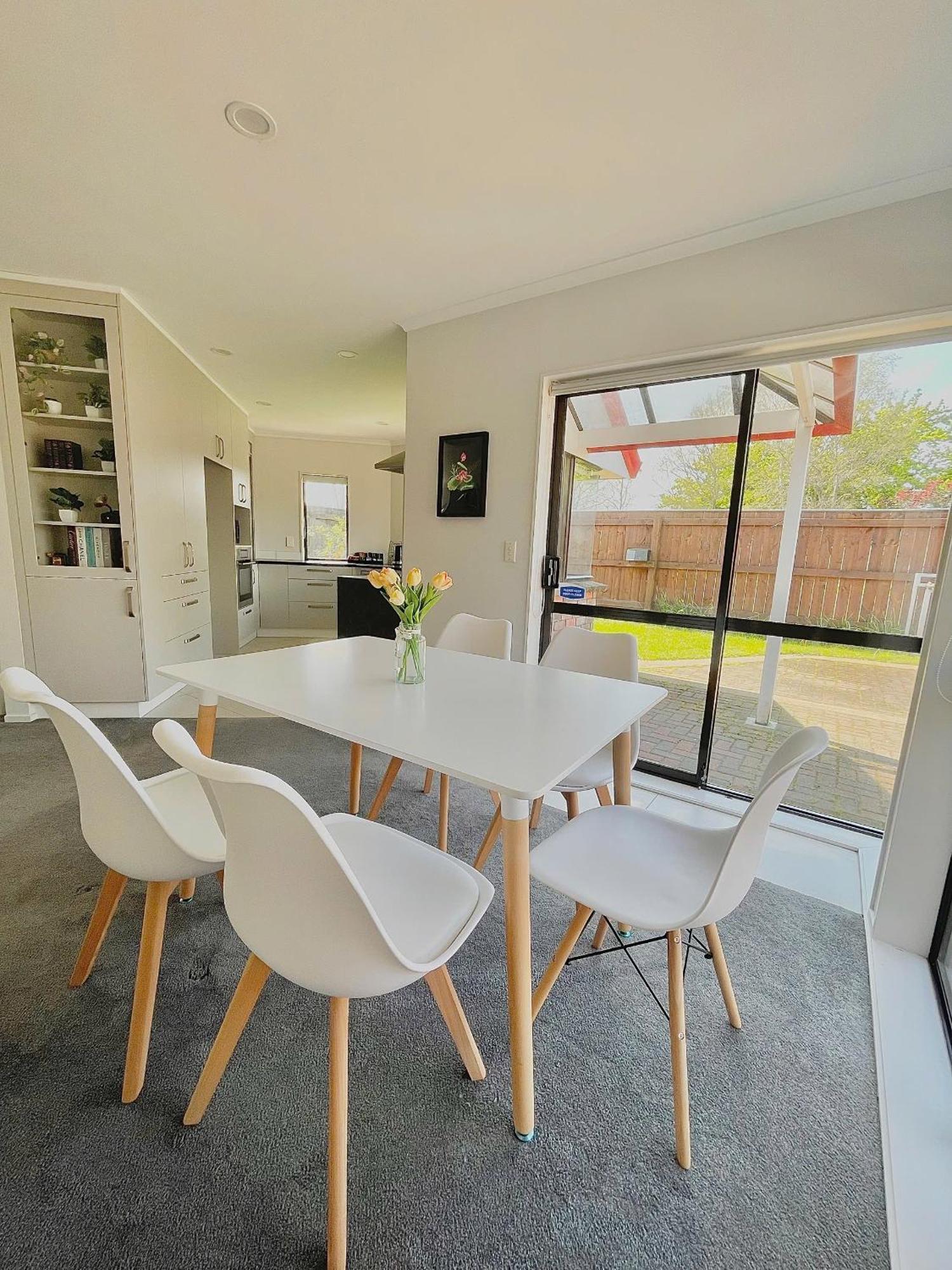 Cozy Victoria Double With Garden View With Shared Bathroom Guest house *